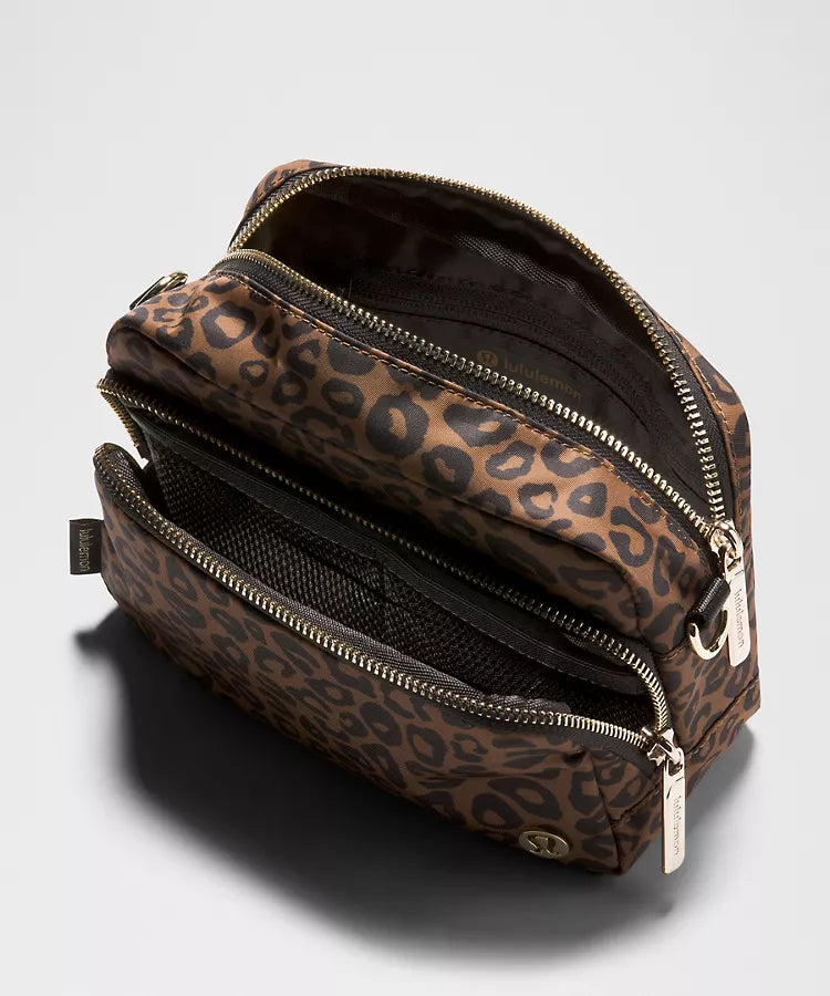 lululemon Everywhere Crossbody Bag 2L