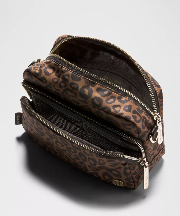 lululemon Everywhere Crossbody Bag 2L