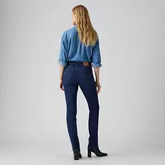 Levi's Women's Classic Straight Jeans