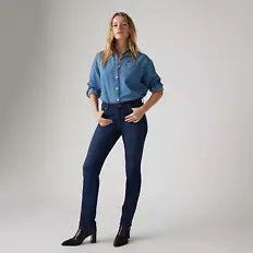 Levi's Women's Classic Straight Jeans