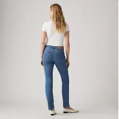 Levi's Women's Classic Straight Jeans