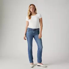 Levi's Women's Classic Straight Jeans