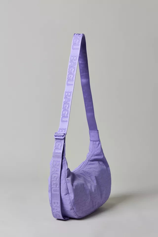 BAGGU Medium Nylon Crescent Bag in Brown/blue Check – Uo Exclusive at Urban Outfitters BAGGU