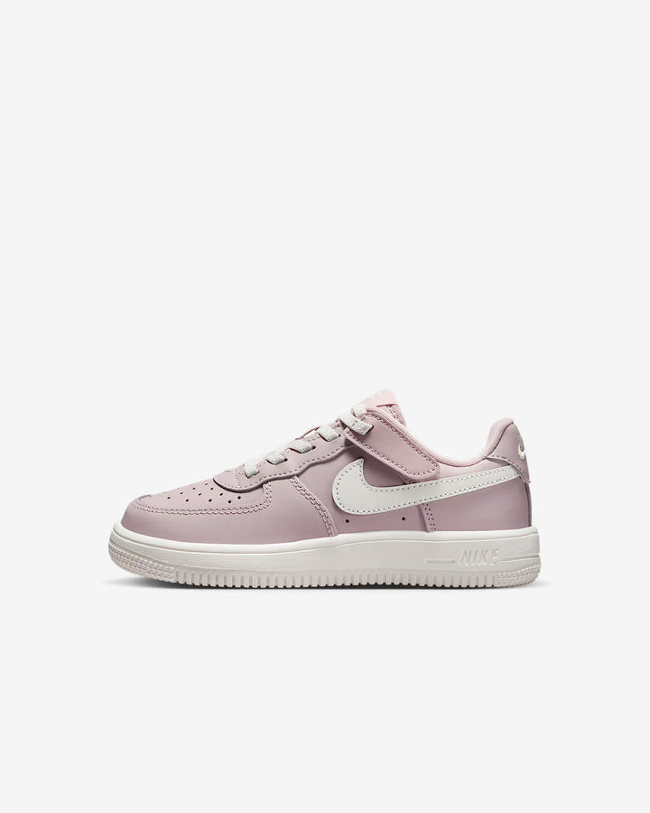 Nike little kids Force 1 Low EasyOn Shoes