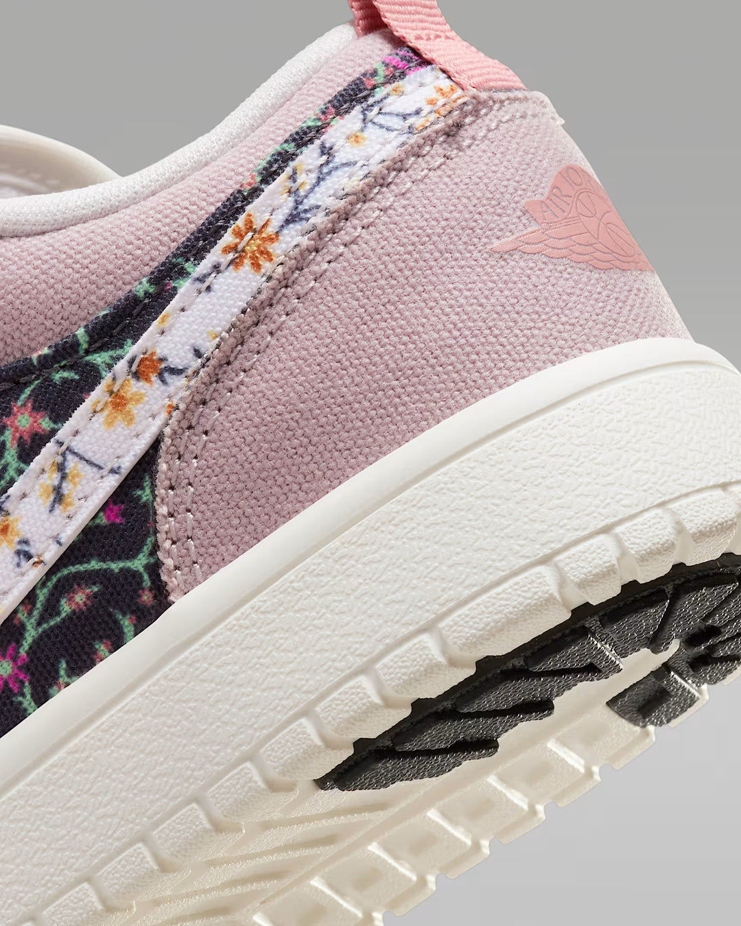 Nike Kids' Air Jordan 1 Low Alt SE Shoes