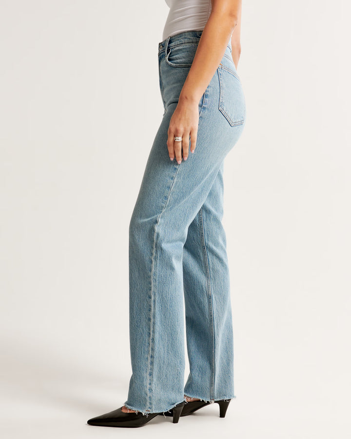 Abercrombie & Fitch Women’s Curve Love Ultra High-Rise 90s Straight Short Jeans