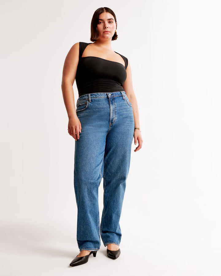 Abercrombie & Fitch Women’s Curve Love Ultra High-Rise 90s Straight Short Jeans
