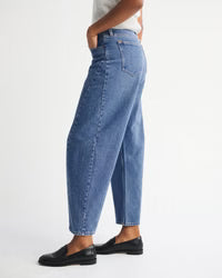 Abercrombie & Fitch Women’s Curve Love Mid Rise Barrel Short Jeans