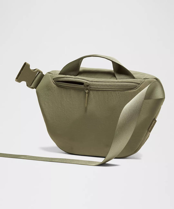 lululemon Women Curved Crossbody Bag 3L