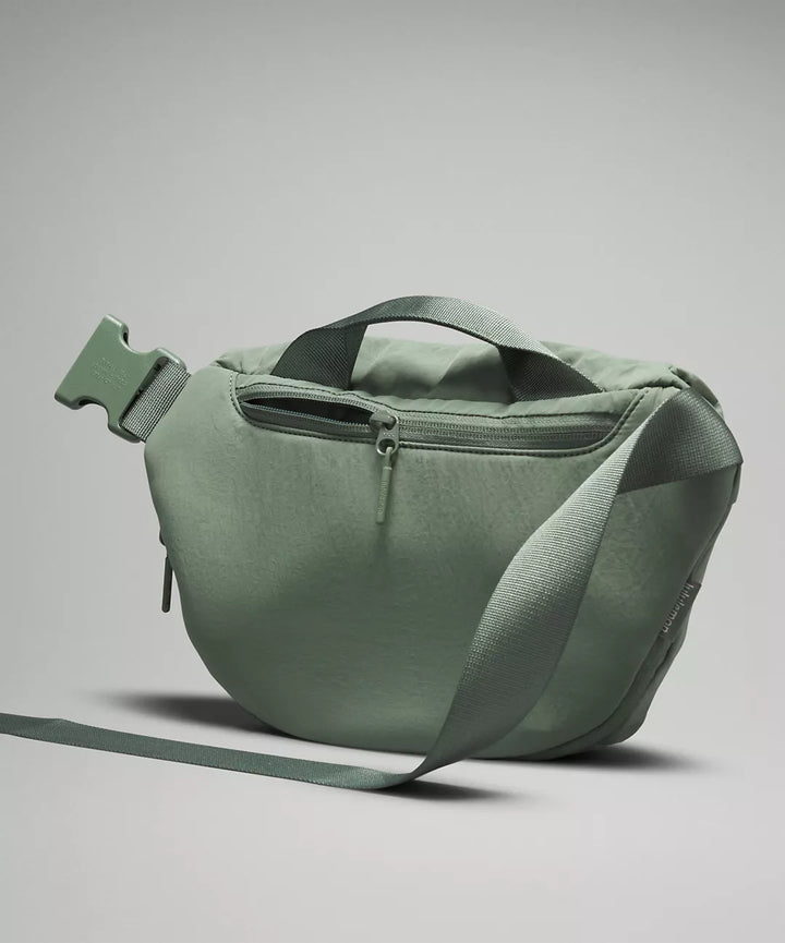 lululemon Women Curved Crossbody Bag 3L