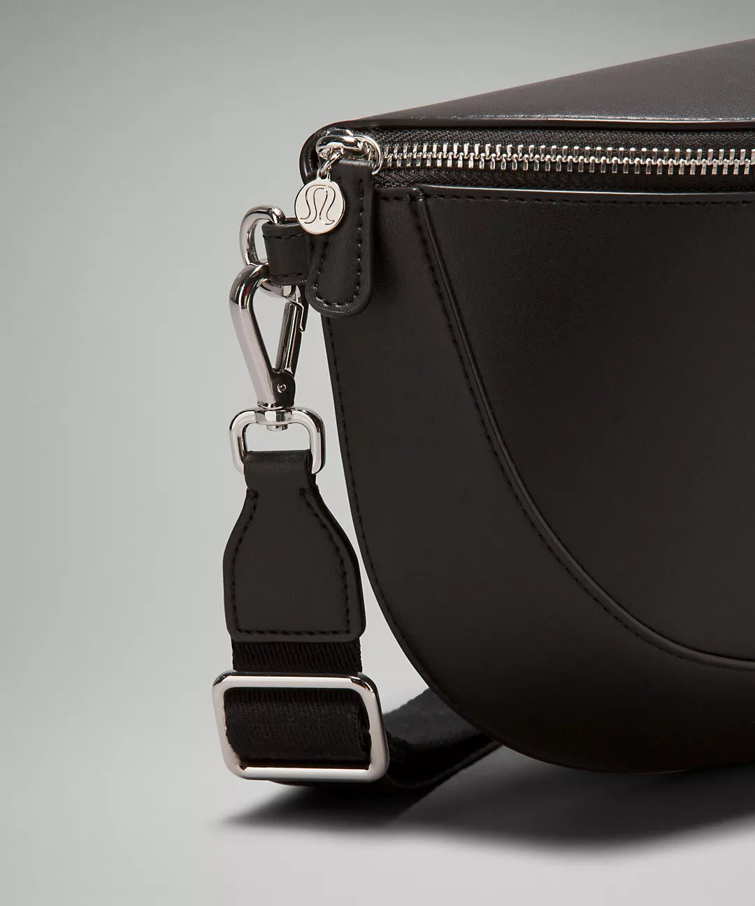 Lululemon Women Leather Alternative Saddle Crossbody Bag 2L