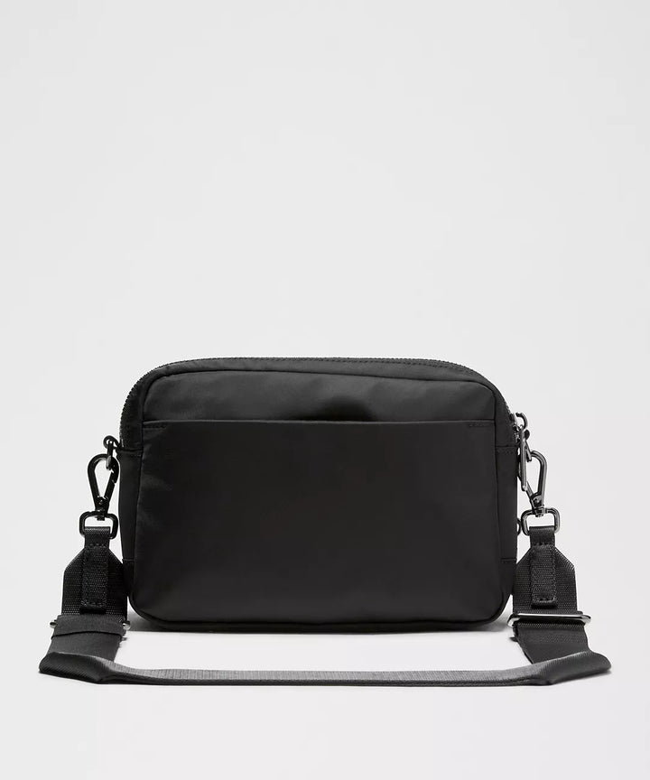lululemon Unisex Everywhere Large Crossbody Bag 3L