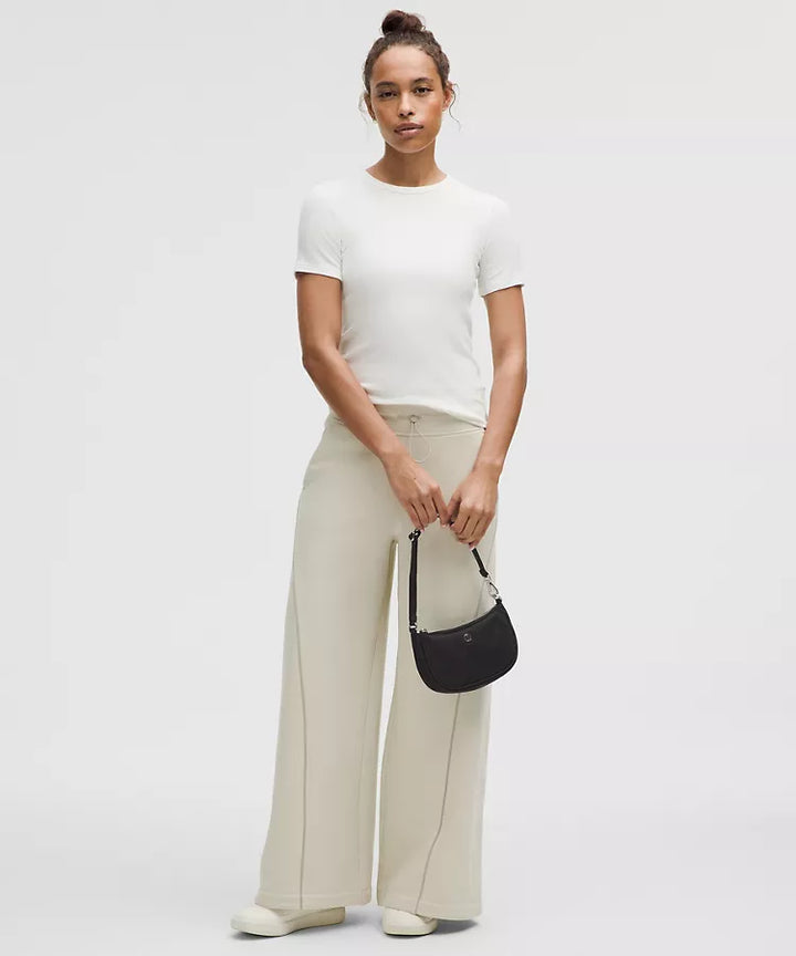 lululemon City Essentials Mini Shoulder Bag 1L