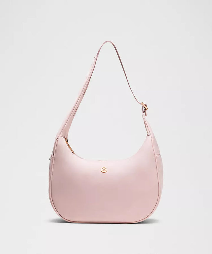 City Essentials Shoulder Bag 4L