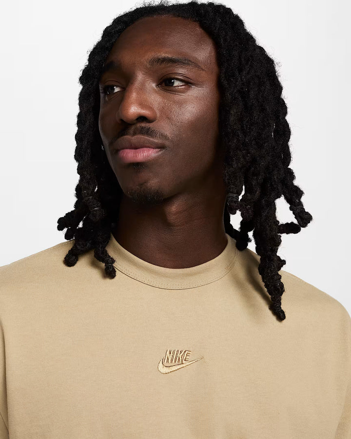 Nike Sportswear Premium Essentials