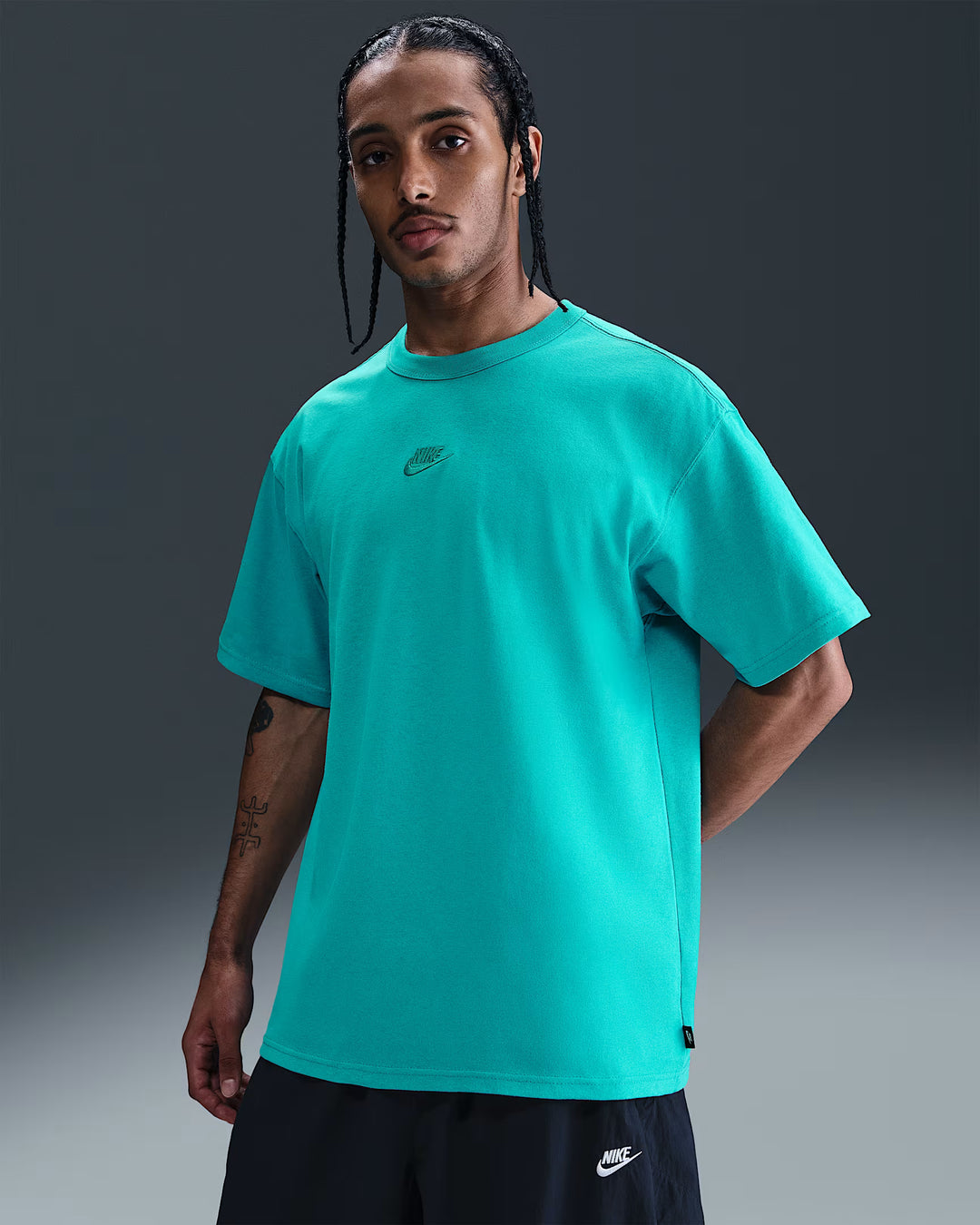 Nike Sportswear Premium Essentials