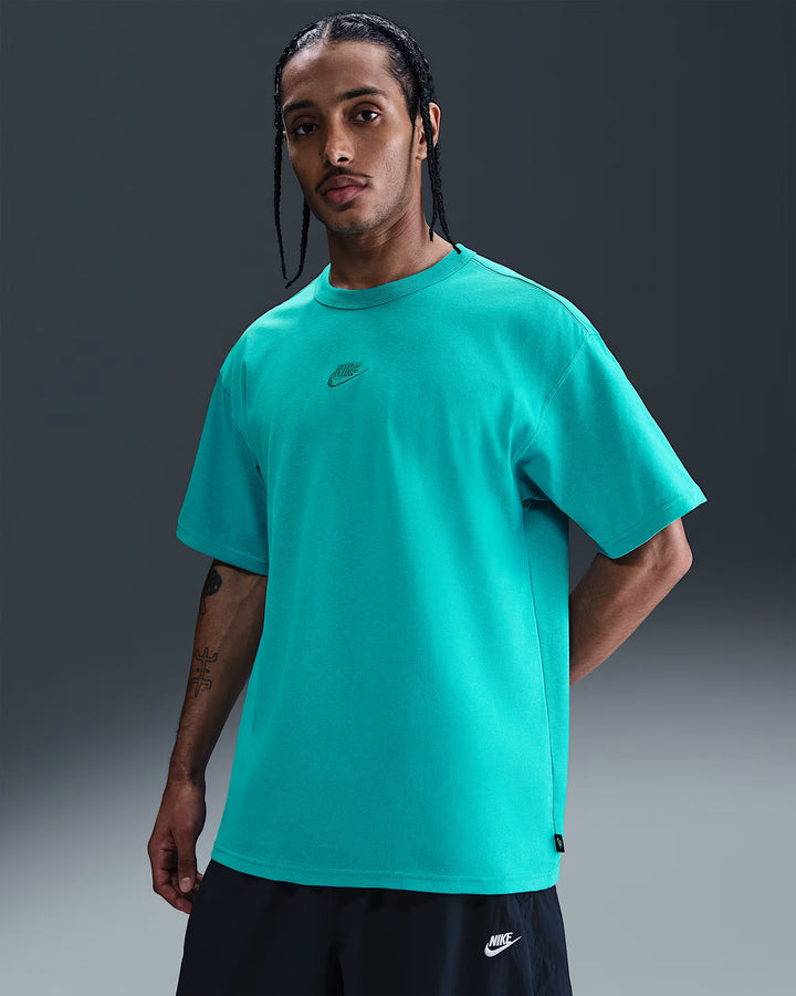 Nike Sportswear Premium Essentials