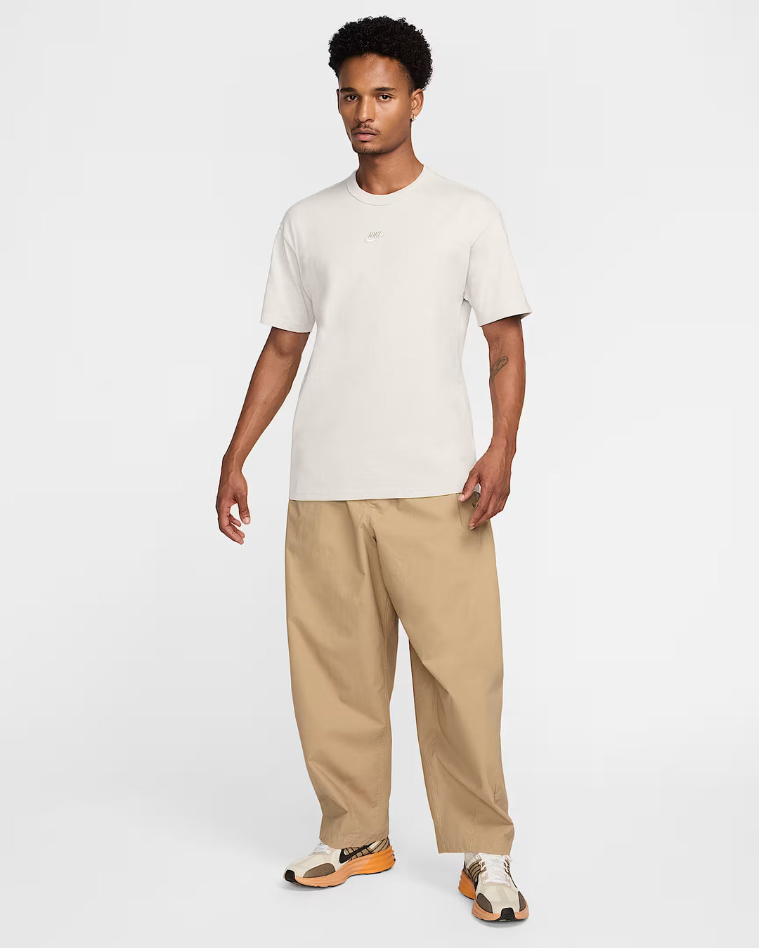 Nike Sportswear Premium Essentials