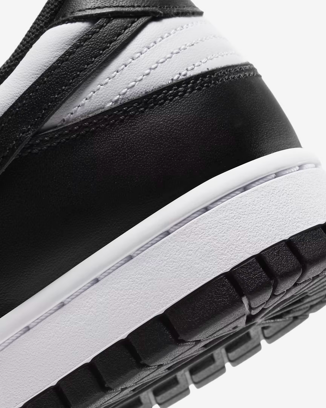 Nike Men's Dunk Low Retro Shoes