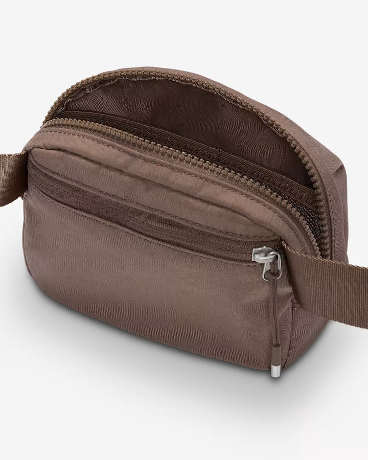 Nike Unisex Aura Crossbody Bag