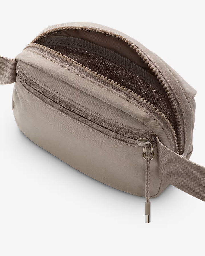 Nike Unisex Aura Crossbody Bag