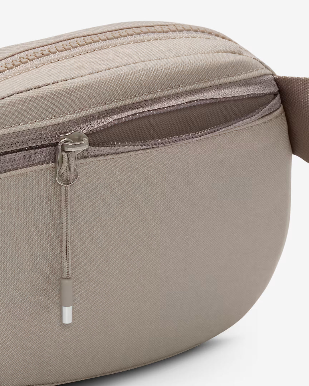 Nike Unisex Aura Crossbody Bag