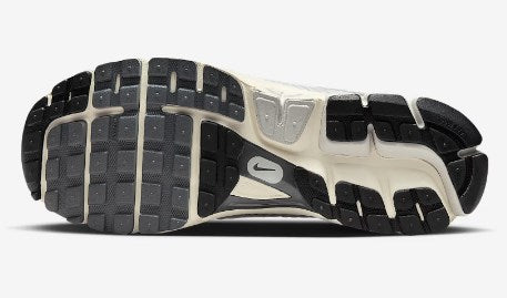 Nike Men's Zoom Vomero 5
