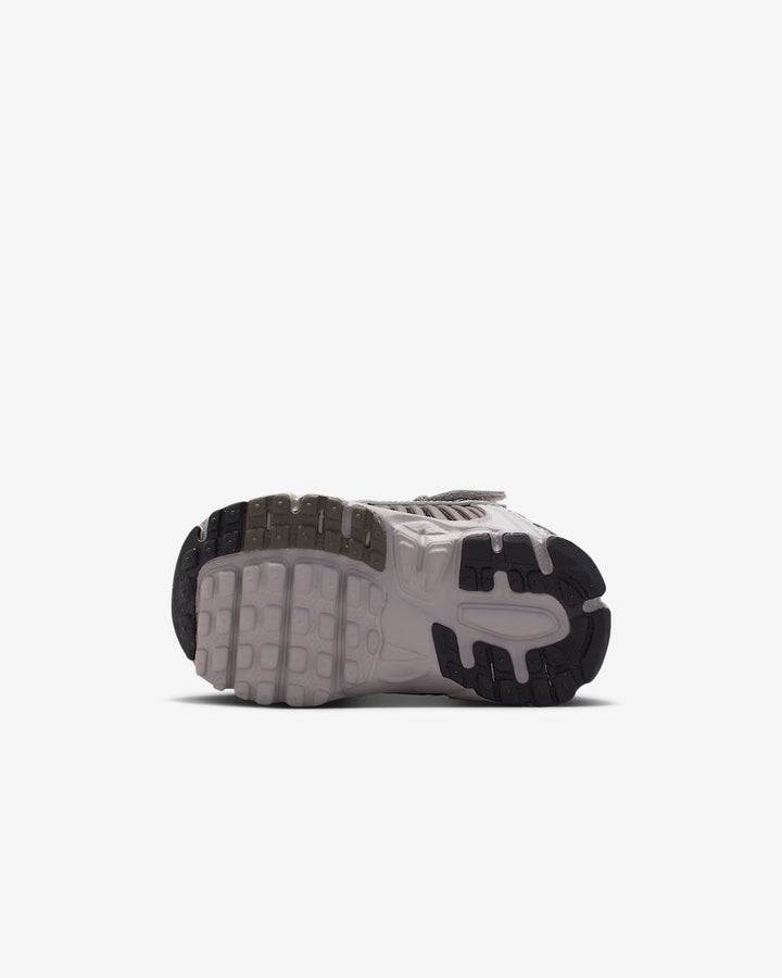 Nike Kids' Vomero 5 Shoes