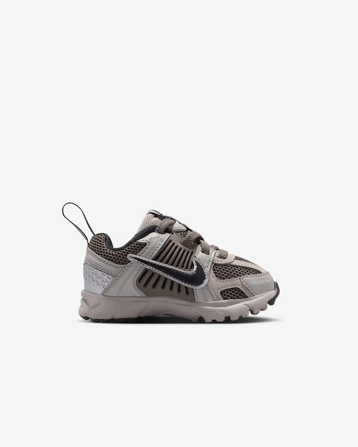 Nike Kids' Vomero 5 Shoes