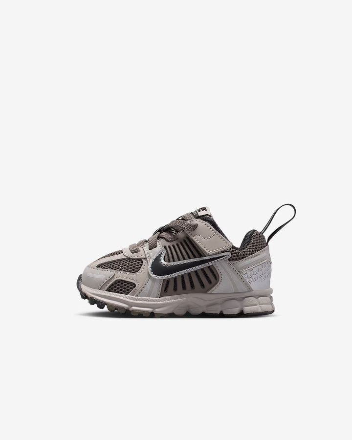 Nike Kids' Vomero 5 Shoes