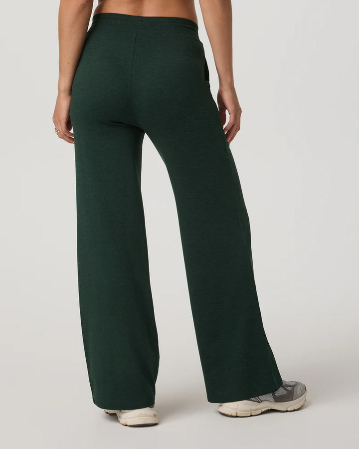 Vuori Halo Essential Wideleg Pant