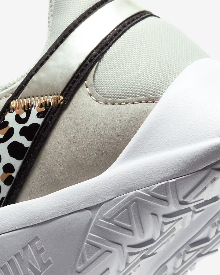 Nike Women's Legend Essential 2 Training Shoes