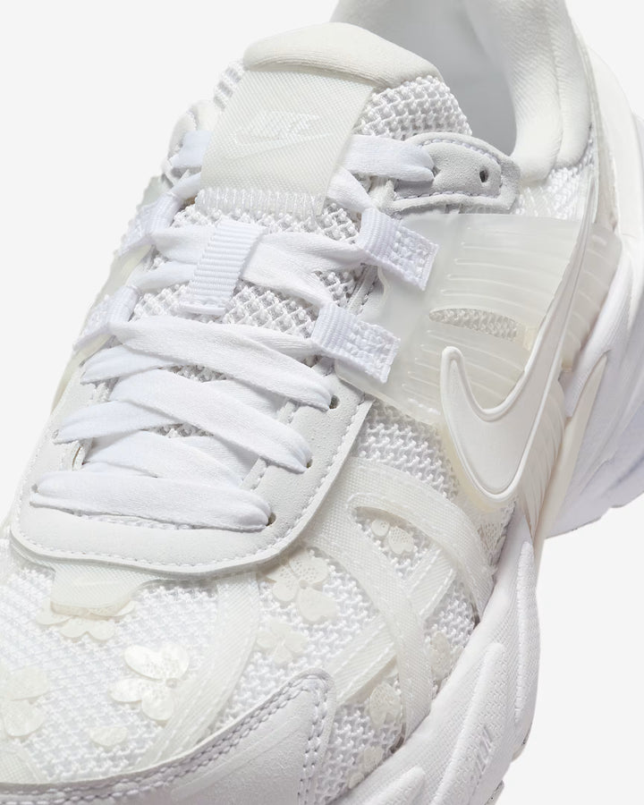 Nike Women's V2K Run Shoes