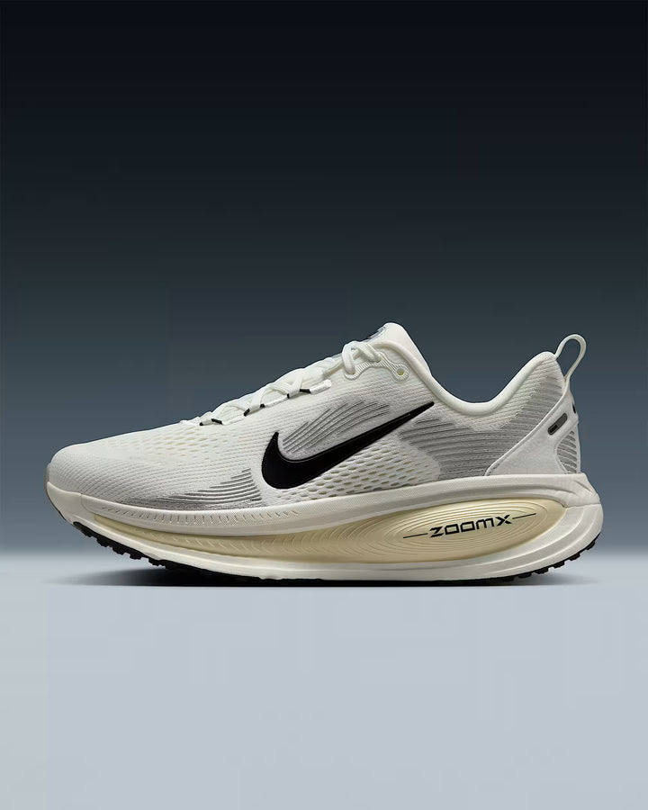 Nike Women's Vomero 18 Shoes