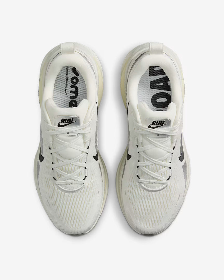 Nike Women's Vomero 18 Shoes