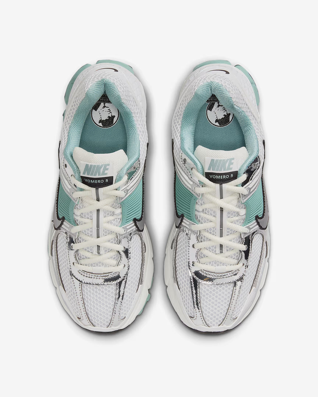 Nike  Women's Zoom Vomero 5  Shoes