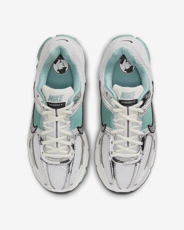 Nike  Women's Zoom Vomero 5  Shoes