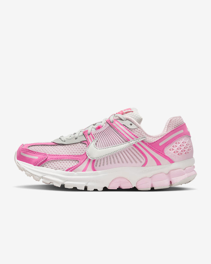 Nike  Women's Zoom Vomero 5  Shoes