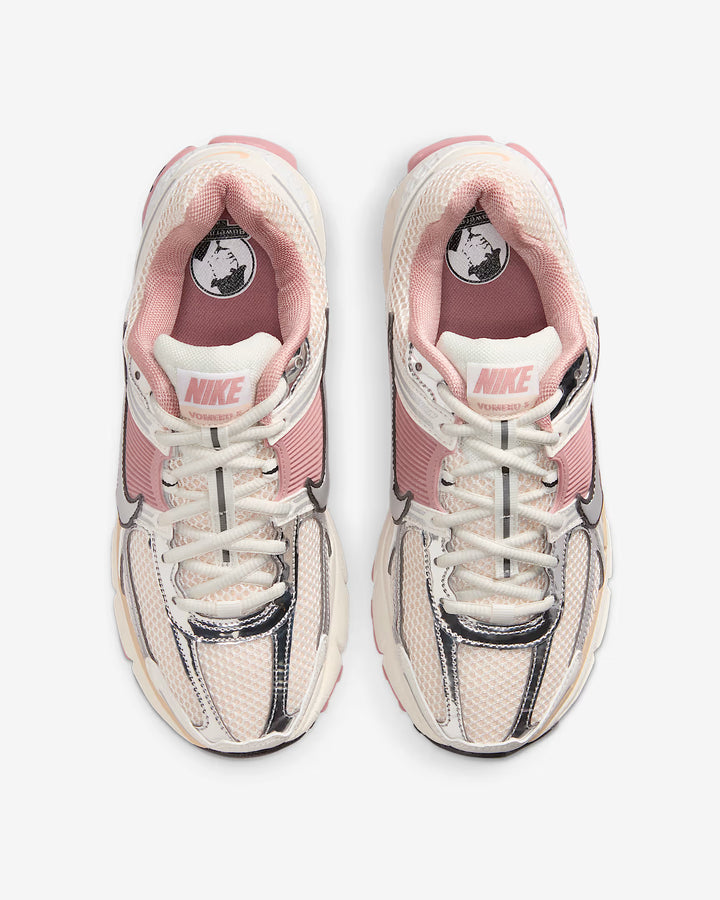 Nike  Women's Zoom Vomero 5  Shoes