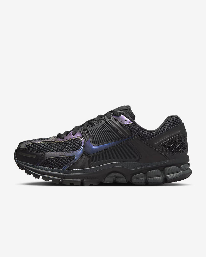 Nike  Women's Zoom Vomero 5  Shoes