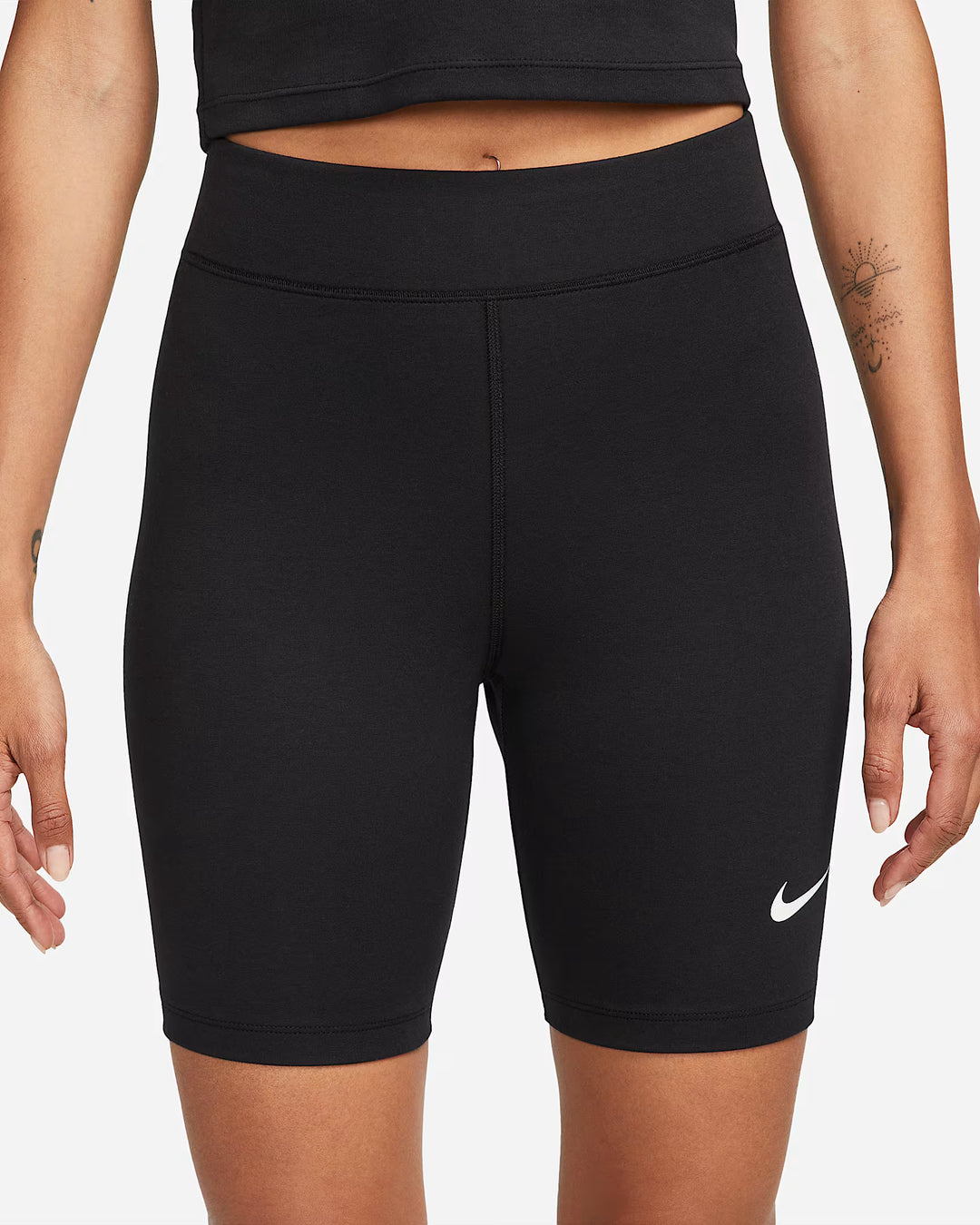 Nike Women's Sportswear Classic High-Waisted 8" Biker Shorts