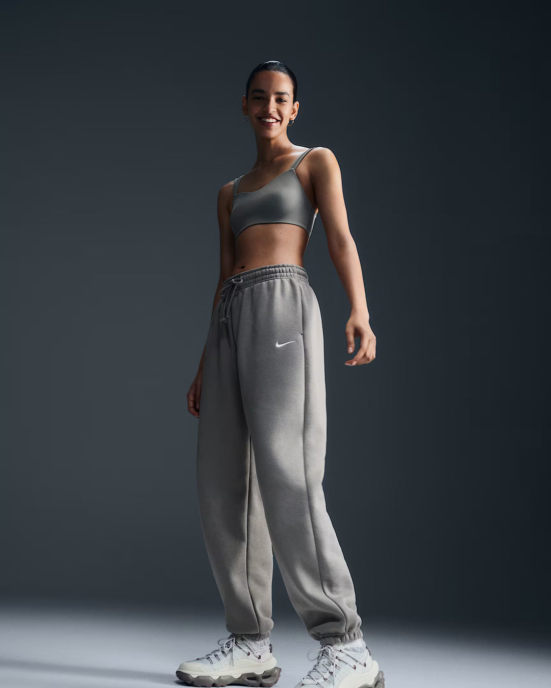 Nike Women's Sportswear Phoenix Fleece High-Waisted Oversized Sweatpants